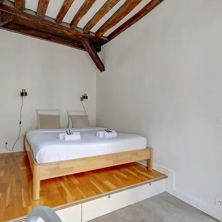 Bm-splendeur Et Espace Au Coeur Du Marais شقة
